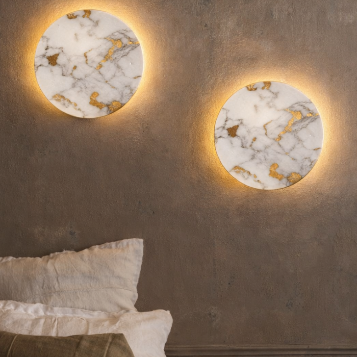 WALL LIGHT